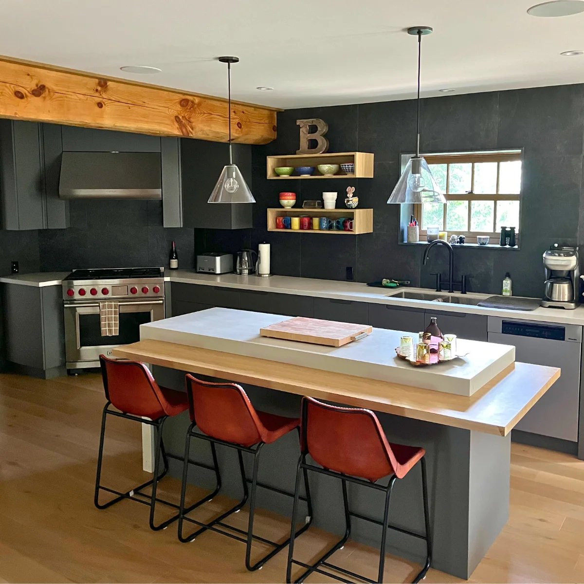 New Home Construction - Log Cabin - Canadian Quality Craftsmen