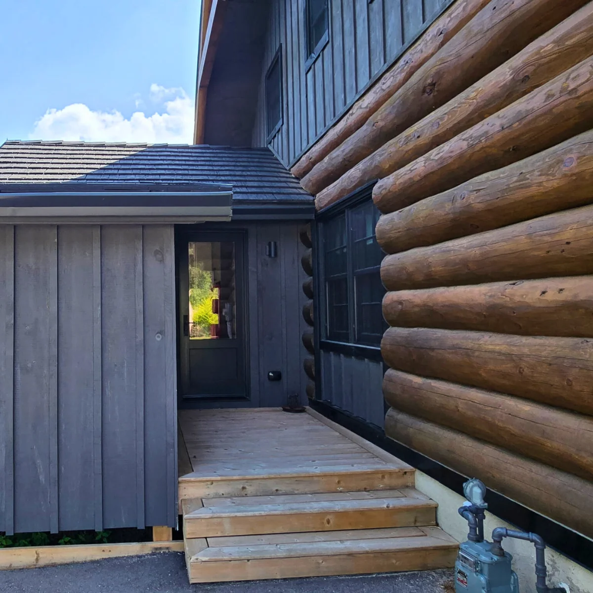 New Home Construction - Log Cabin 2 - Canadian Quality Craftsmen