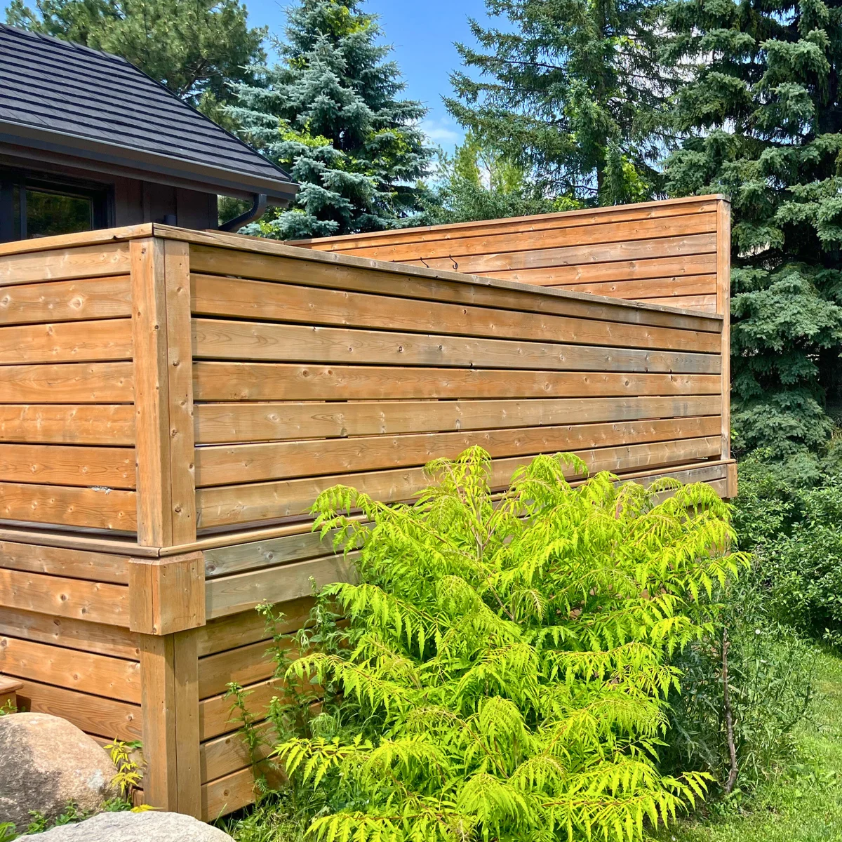 New Home Construction - Log Cabin deck - Canadian Quality Craftsmen